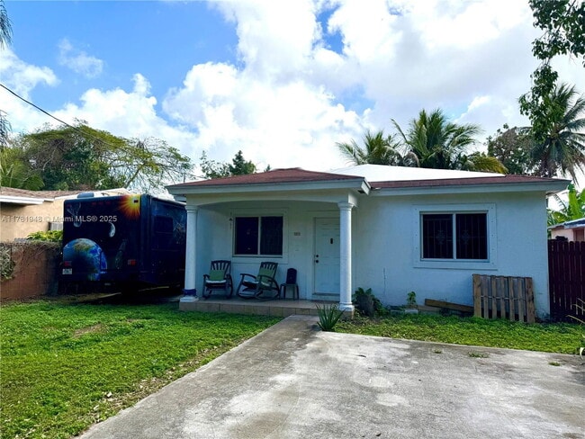 Photo - 320 NW 81st St. Casa