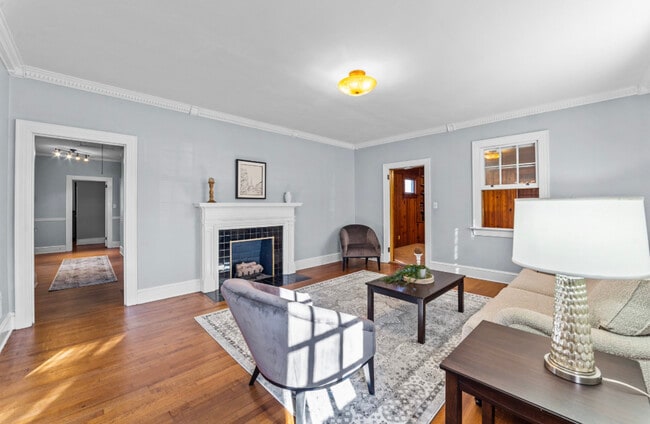 Photo - 2309 E 5th St