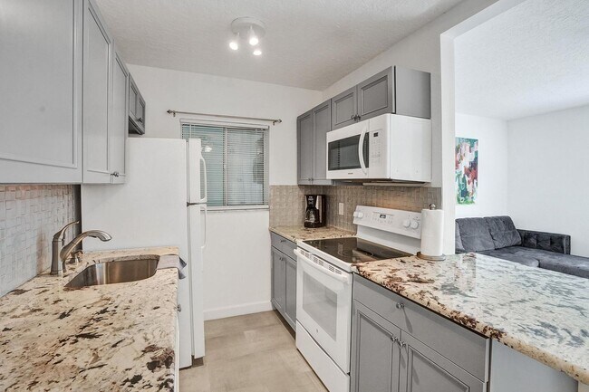Photo - 306 E Ocean Ave Condo