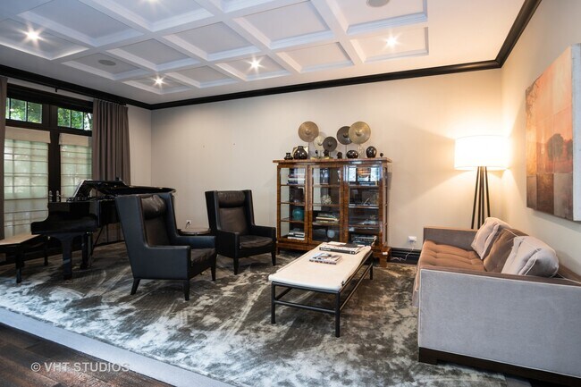 Photo - 1717 N Hermitage Ave