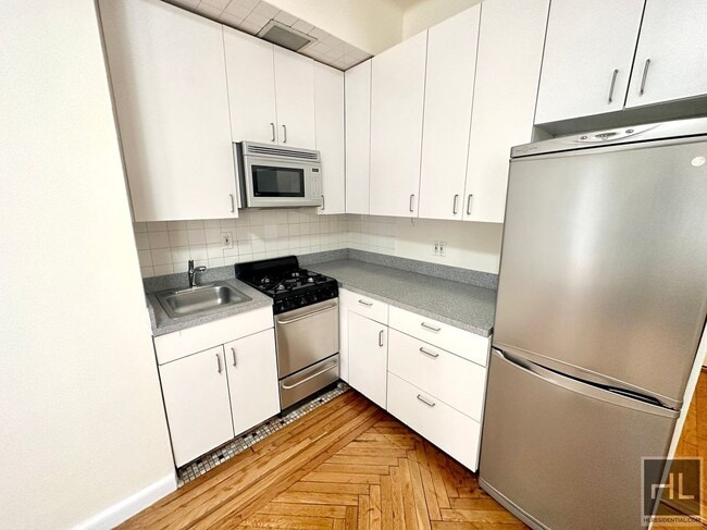 Photo - WEST 13 STREET Unidad 69