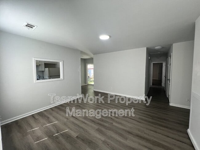 Photo - 342B Dorchester Manor Blvd Unit B