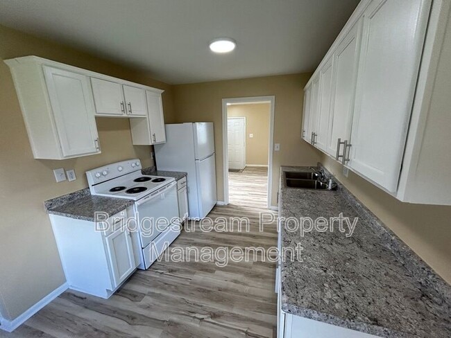 Photo - 22 Whispering Dr