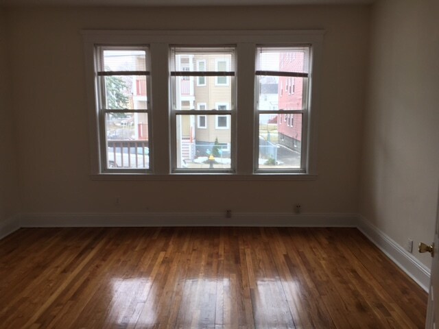 Photo - 301 Fuller St