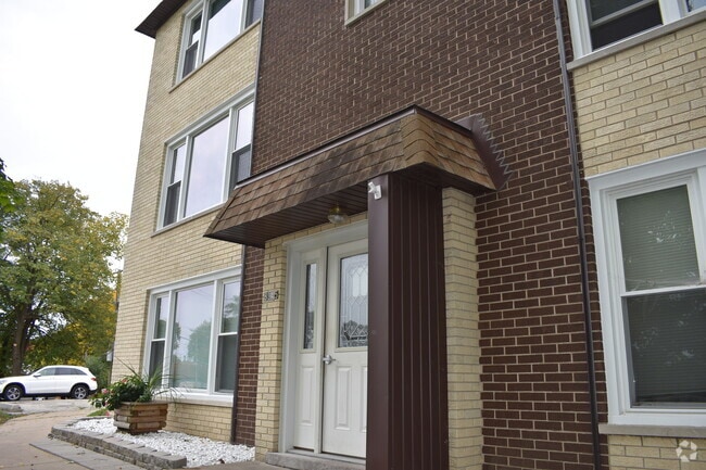 Building Photo - 8395 Archer Ave Unit 4 Rental