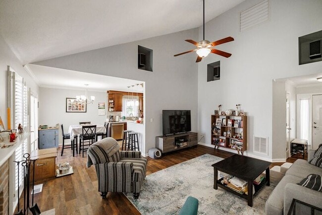 Photo - 174 Hidden Timber Ln