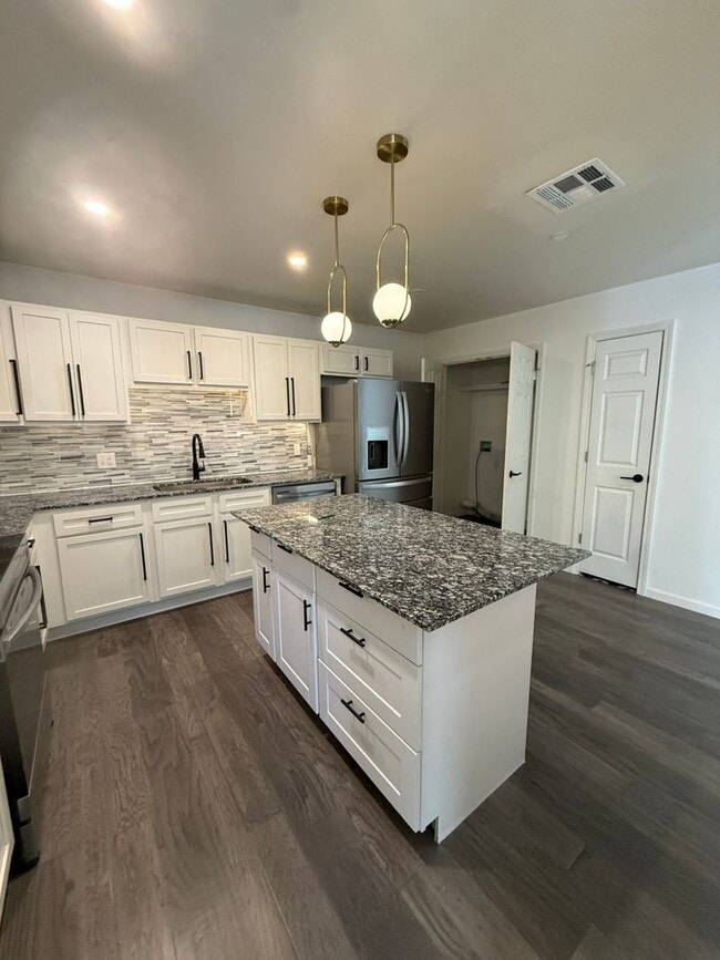 Photo - 4200 NW 15th St