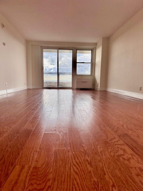 LIVING ROOM - 2625 Park Ave Unidad 14D