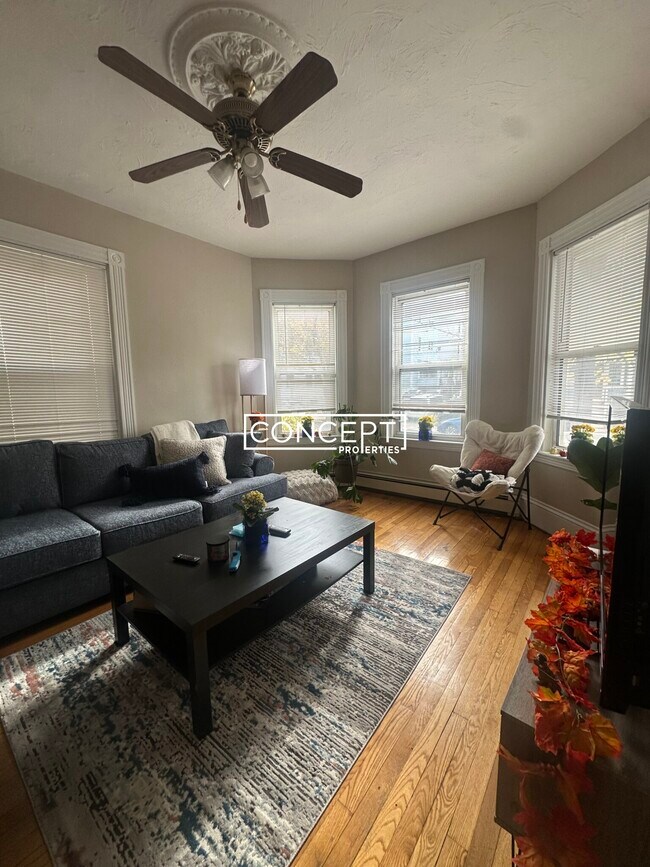 Building Photo - 66 Calumet St Unit 1