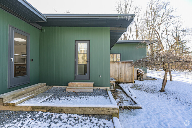Building Photo - 108 Rosedale Ln Unit B Rental