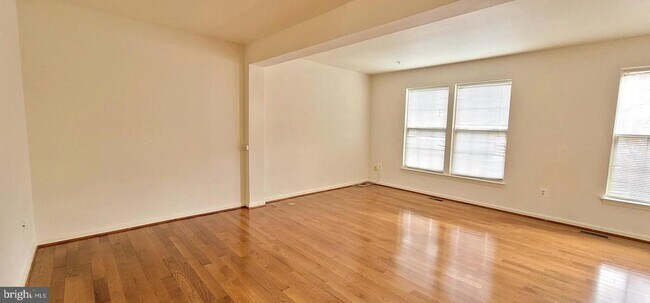 Photo - 7128 Fox Harbor Way