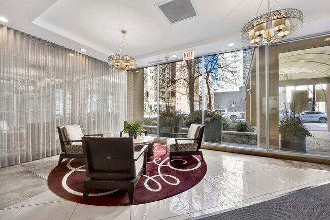 Photo - 247 E Chestnut St