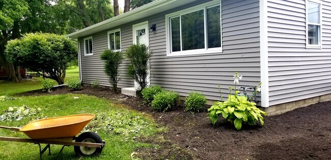 Side view - 216 Walnut St