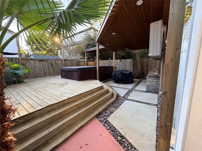 Photo - 3911 Barnes St