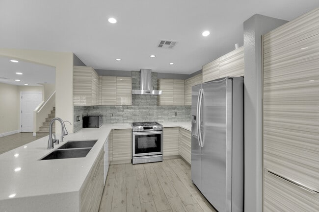 Photo - 9645 Grapeland Ave