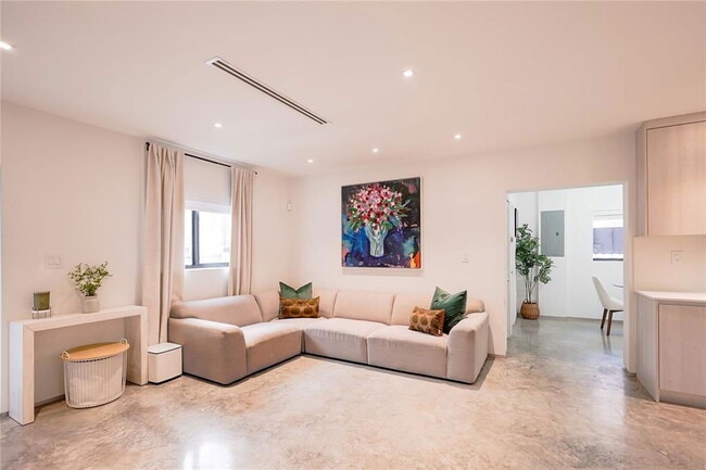 Photo - 1747 NW 31st St