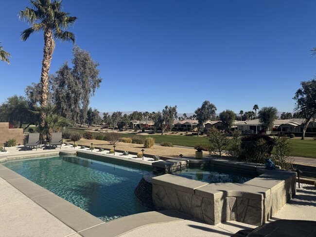Building Photo - 61722 Topaz Dr Rental