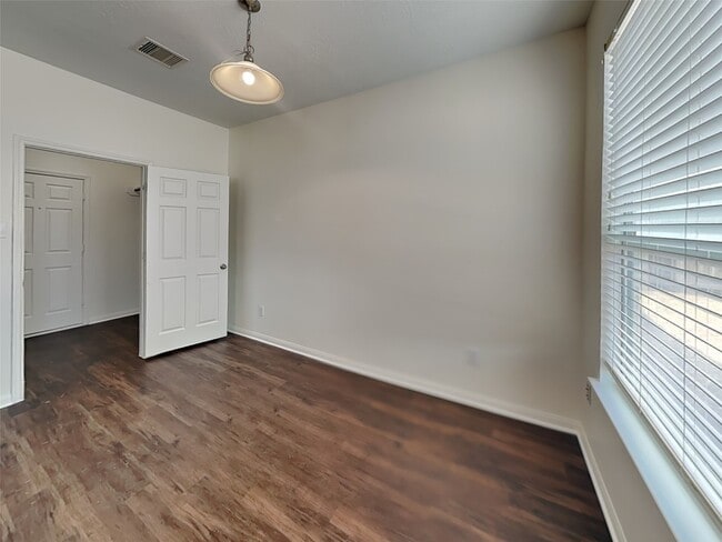 Photo - 3903 Hawthorn Glen Ct