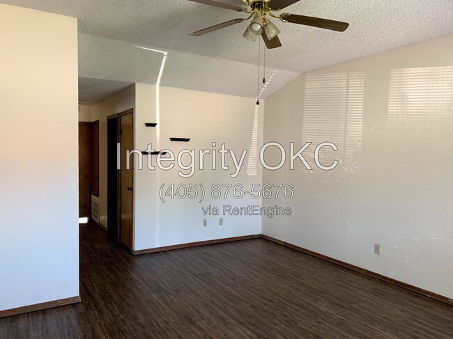 411 S Greengate Dr