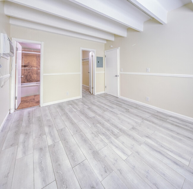 Photo - 1520 Lake Ave Unit 3a