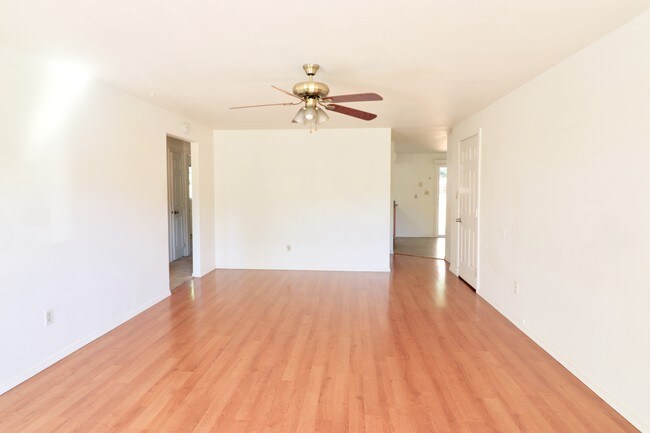 Photo - 204 Gibson St Unidad A