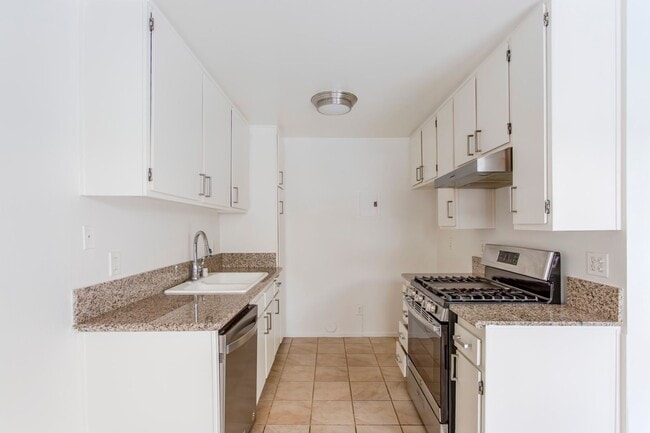 Photo - Chatsworth Rent This Now Apartamento Unidad THR33