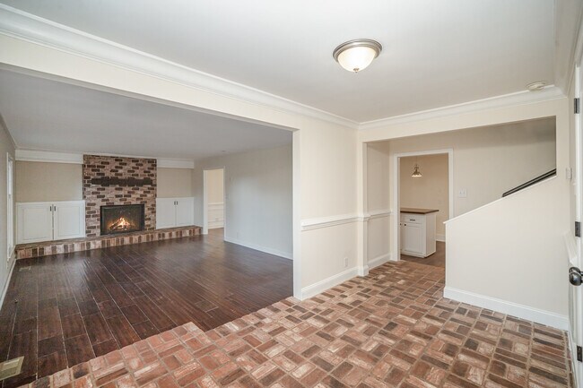 Photo - 132 Oak Trail