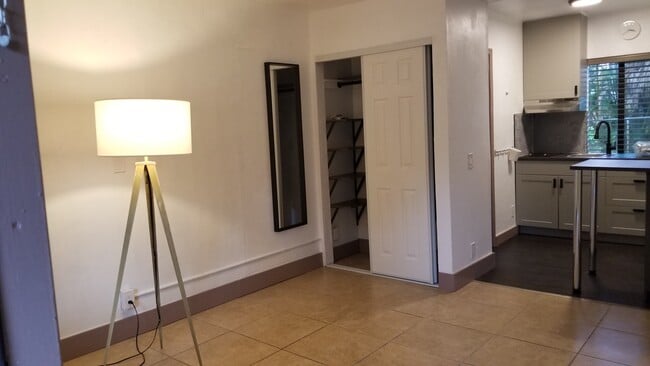 Photo - 1952 Madison St Unit Madison Studio