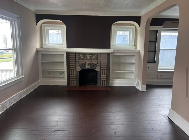 Photo - 9501 Rosewood Ave