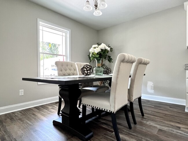 Photo - 634 Laundry St