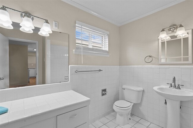 Building Photo - 102 The Strand Unit 11