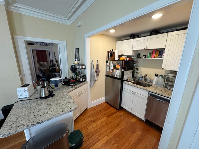 Photo - 65 Walden St Unidad 1F