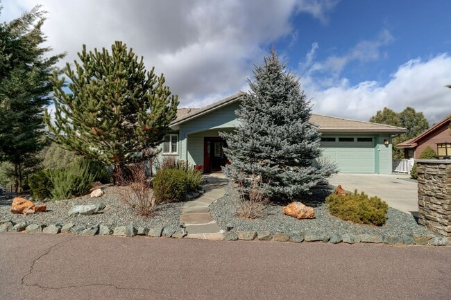 Photo - Incredible Home with Lake Views!