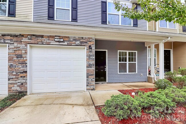 Photo - 7107 Adare Mews Rd