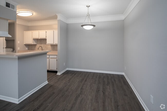 1BR, 1BA - Valmont - 927SF - Dining