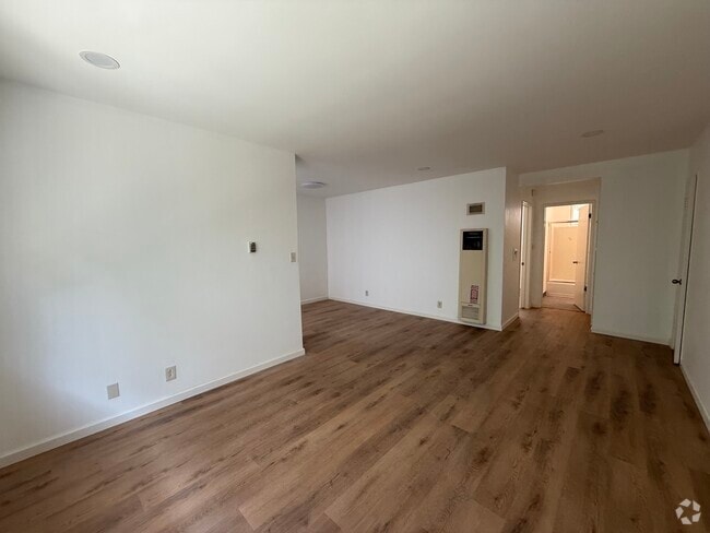 Building Photo - 453 N Oxford Ave Unit 2 Rental