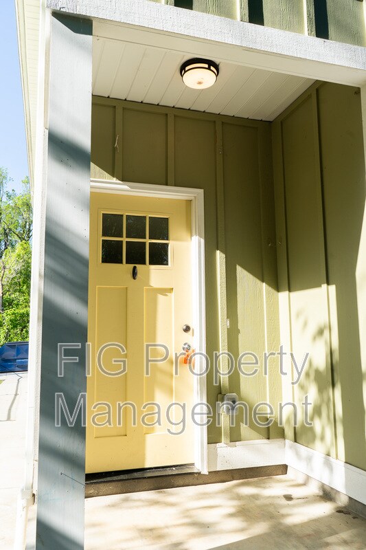 Photo - 3225 Bikers Path Way