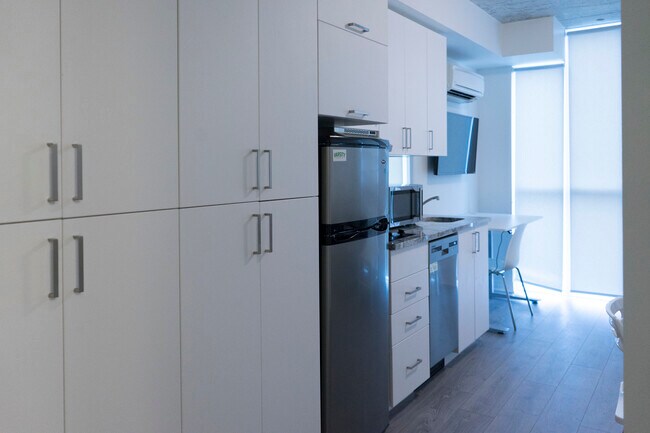 Photo - 1800 Simcoe St N Unit 306