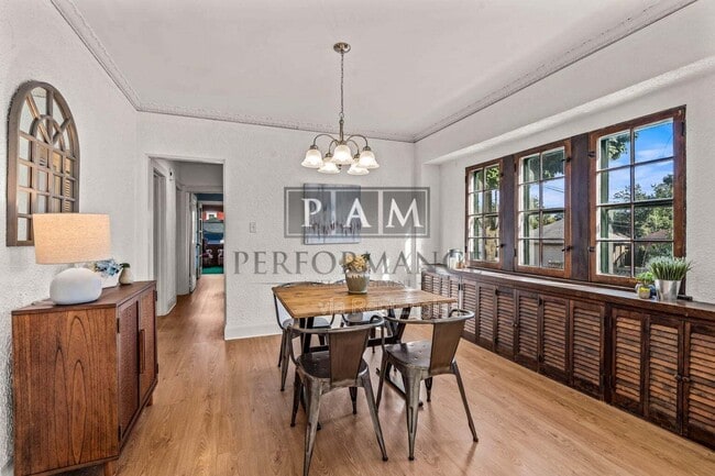 Photo - 2400 N 56th St