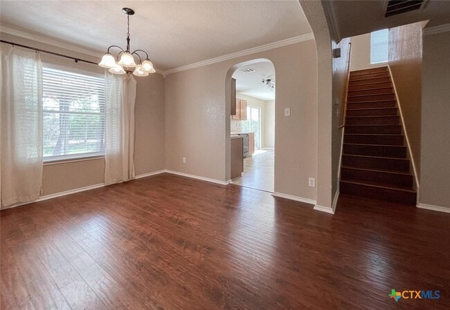 2237 Stoneleigh Dr