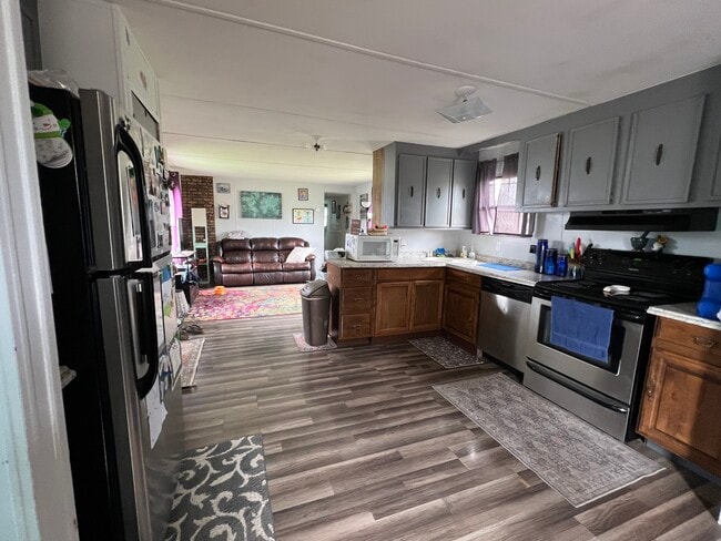 Building Photo - Silsbee Park Unit 112