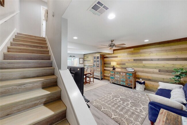 Photo - 513 Boyett St Condo Unit 1