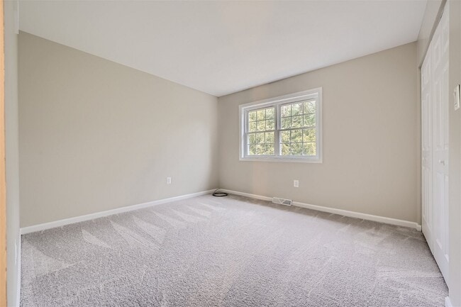 Photo - 520 Cressy Rd