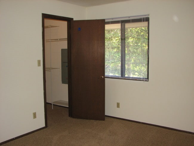 Photo - Tara Hill Apartments