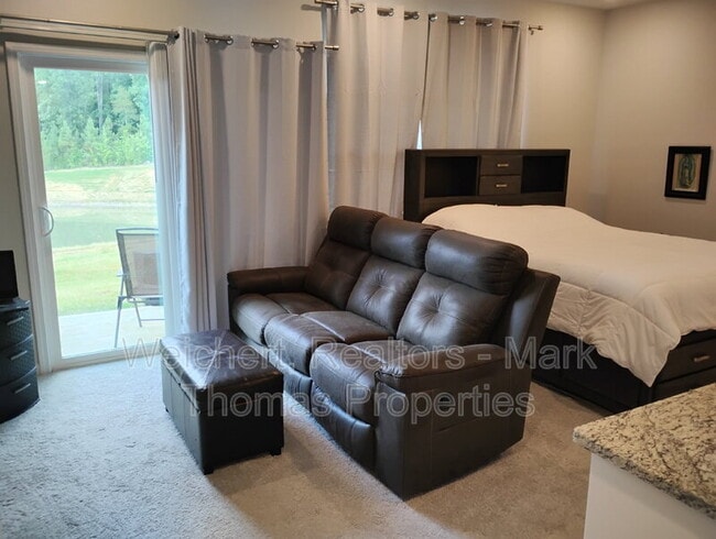 Photo - 1035 Manorhaven Dr Unit Studio Apt.