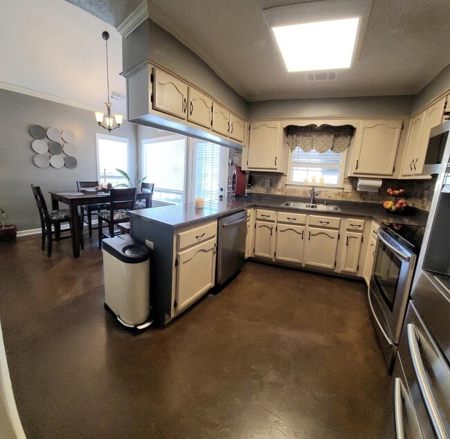 2326 Valley Edge Cove
