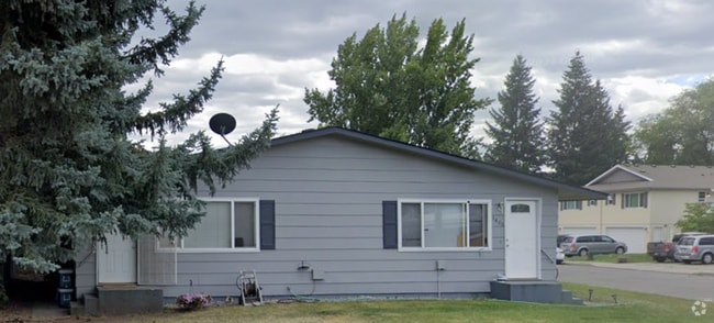 Building Photo - 1402 E Randle Ave Unit 1402 Rental