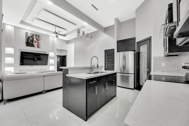 Photo - SPACIOUS 3 BEDROOM HOME IN HIDALGO!