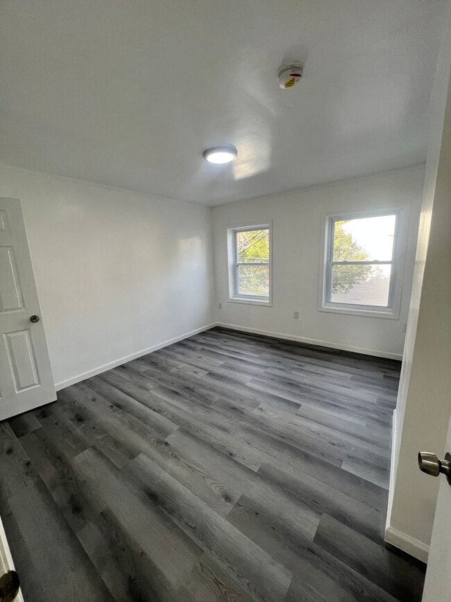 Photo - 22 1/2 Seward Ave Unidad 2nd Floor