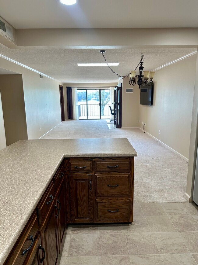 Photo - 4336 Lakeshore Ln Unit 304
